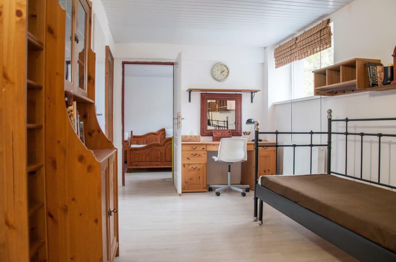 Apartman Zeleznice Appartement Buitenkant foto